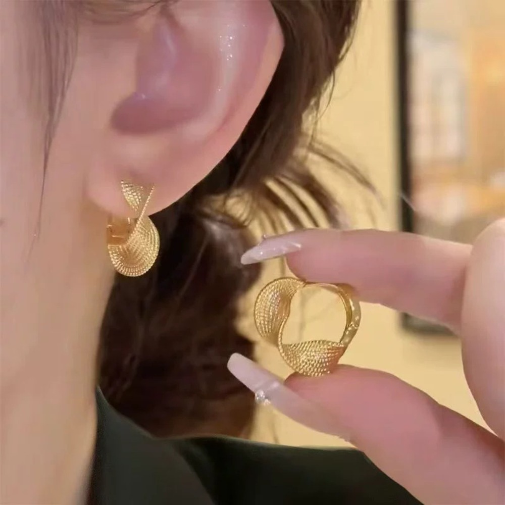 1 Pair of Gold Spiral Clip-On  – Travel Accessories As Gifts recenzja i cena