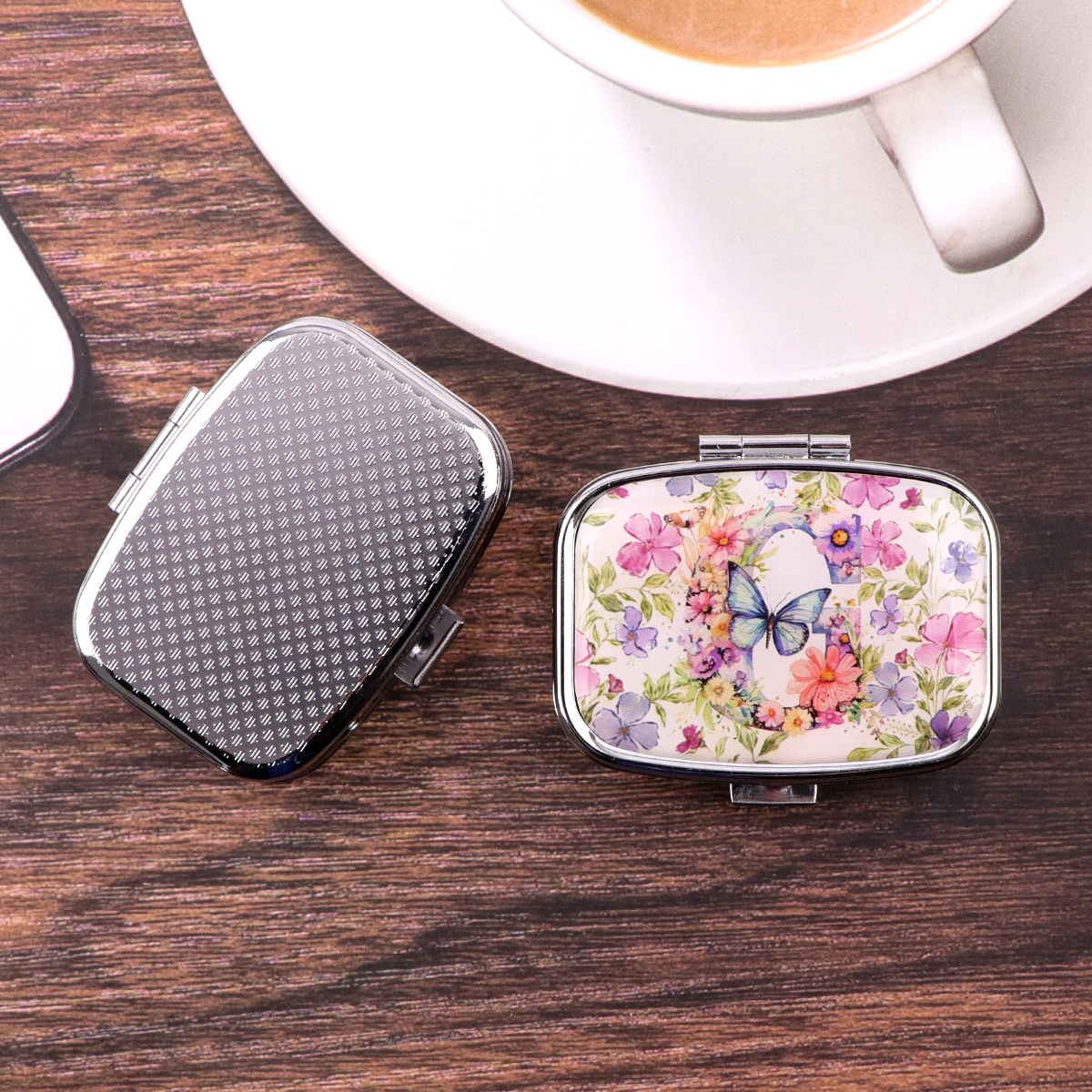English Letter Pill Boxes Flow – Travel Accessories In Japan recenzja i cena